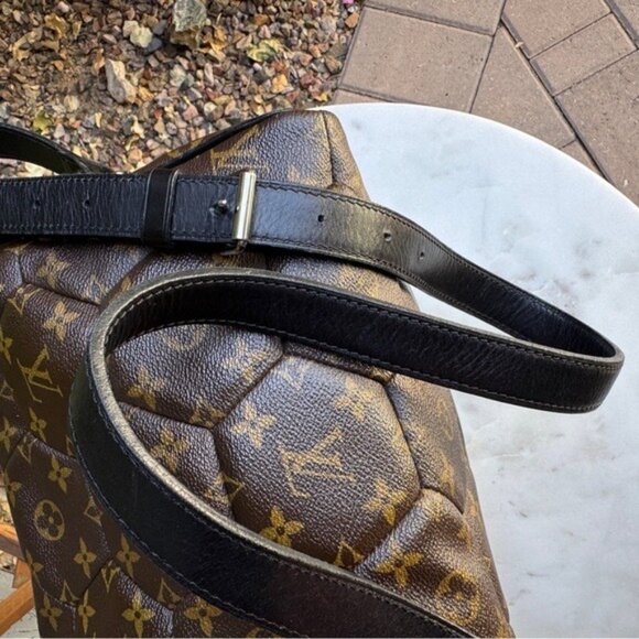 Louis Vuitton Macassar Hexagon Neo Trocadero Crossbody Bag - Picture 11 of 15